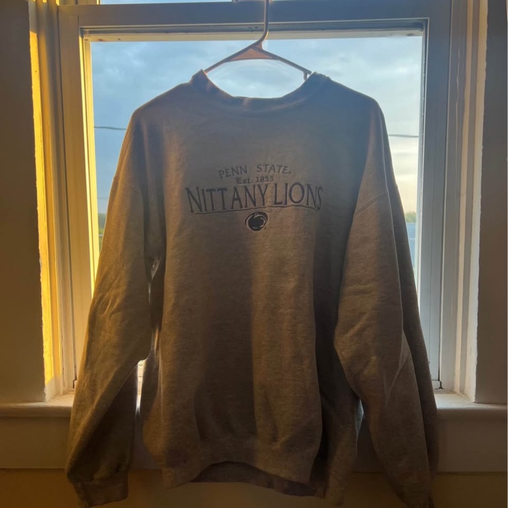 Classic Gray Crew Neck Sweater with Ribbed Cuffs